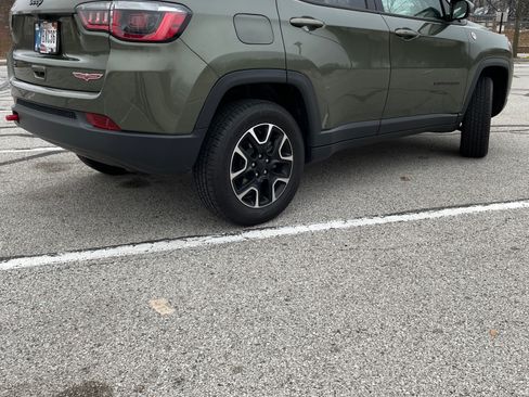 Used 2020 Jeep Compass Trailhawk image 6