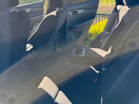 Used 2018 Nissan Rogue Sport S image 9