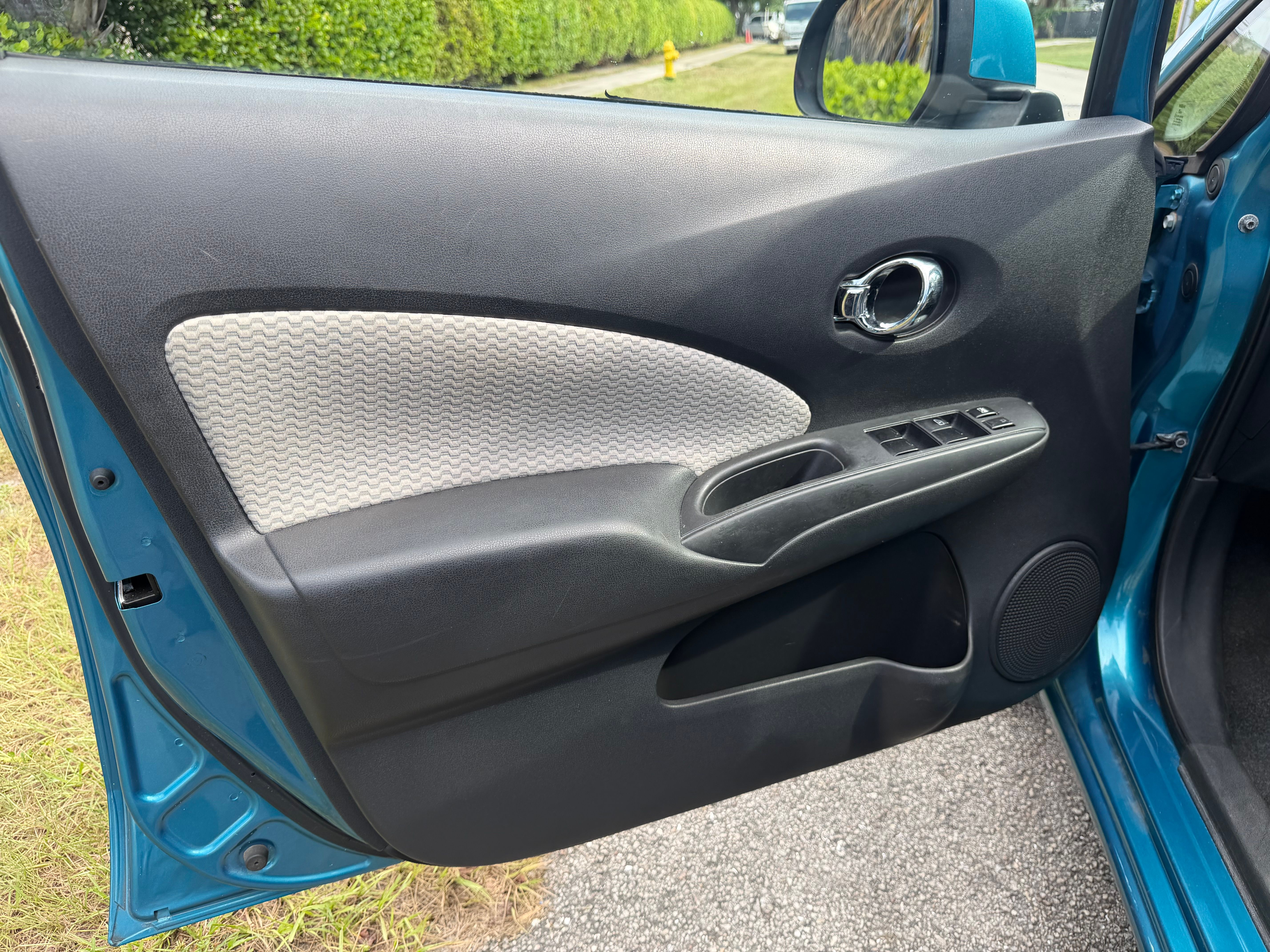 Used 2014 Nissan Versa Note SV FWD image 17