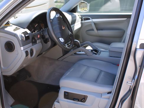 Used 2005 Porsche Cayenne image 11