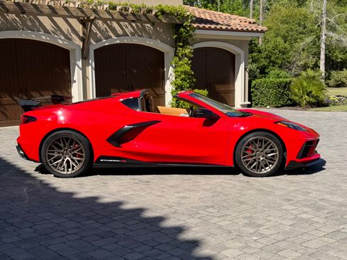 Used 2020 Chevrolet Corvette Stingray Premium Cpe w/ 3LT Preferred Equipment Group image 2