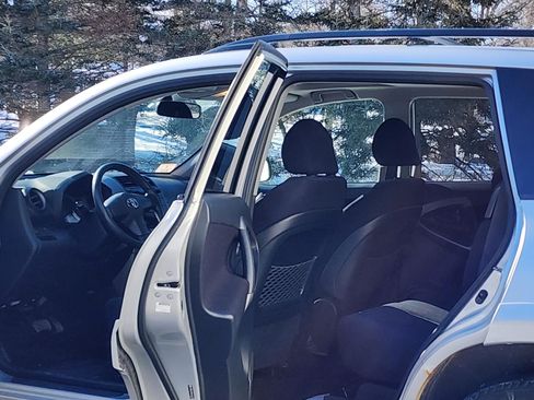 Used 2008 Toyota RAV4 Sport image 9