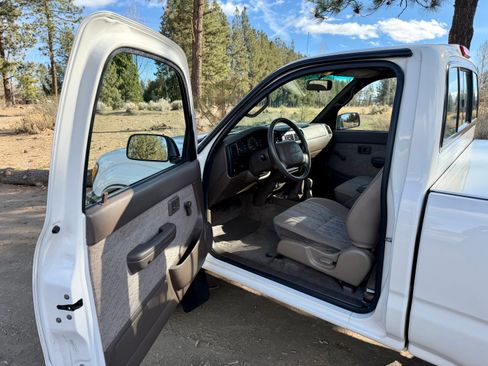 Used 1999 Toyota Tacoma 4x4 Regular Cab image 22