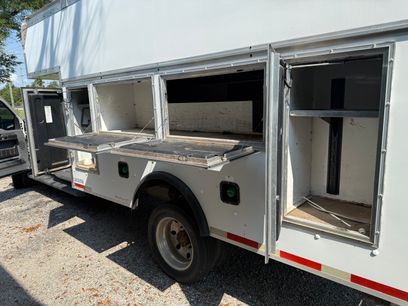 Used 2011 Ford F550 4x4 Crew Cab Super Duty w/ Payload Upgrade Pkg