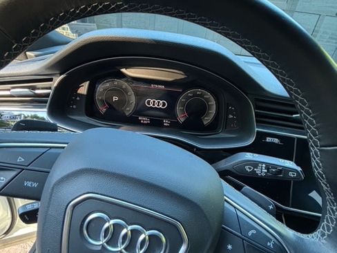 Used 2021 Audi Q8 Premium Plus AWD/4WD image 18