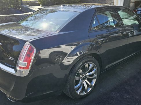 Used 2014 Chrysler 300 S image 8