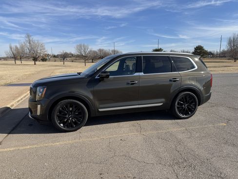 Used 2021 Kia Telluride SX w/ SX Prestige Package image 1