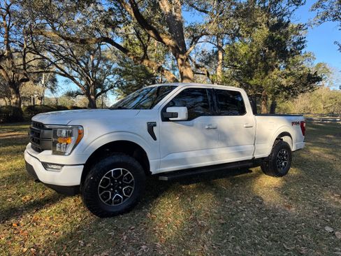 Used 2022 Ford F150 Lariat w/ Max Trailer Tow Package image 4