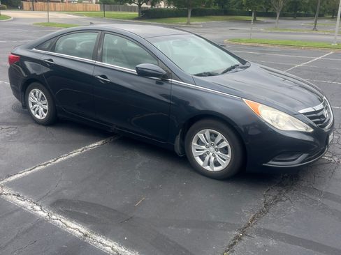 Used 2012 Hyundai Sonata GLS image 2