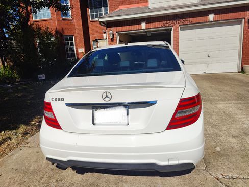 Used 2014 Mercedes-Benz C 250 Sedan image 4