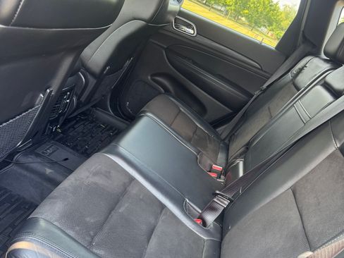 Used 2019 Jeep Grand Cherokee Altitude AWD/4WD image 17