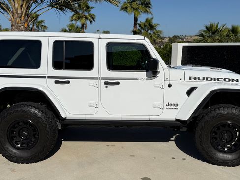 Used 2022 Jeep Wrangler Unlimited Rubicon w/ Xtreme Recon 35" Tire Package image 4