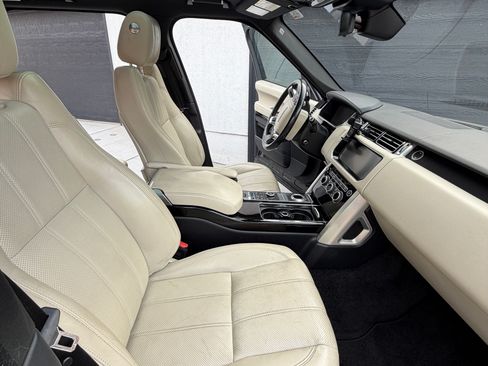 Used 2017 Land Rover Range Rover HSE image 13
