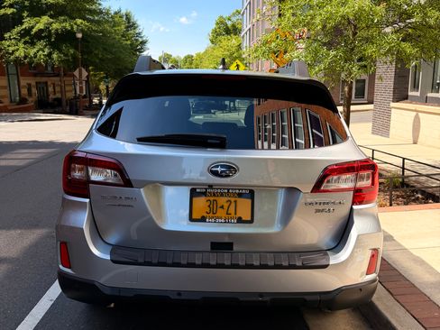 Used 2017 Subaru Outback 3.6R Limited AWD/4WD image 10