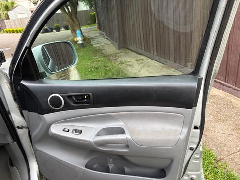 Used 2007 Toyota Tacoma PreRunner RWD image 8