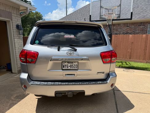 Used 2012 Toyota Sequoia Limited RWD image 6