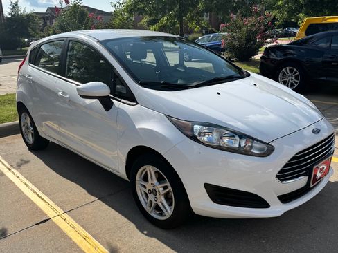 Used 2019 Ford Fiesta SE FWD image 6