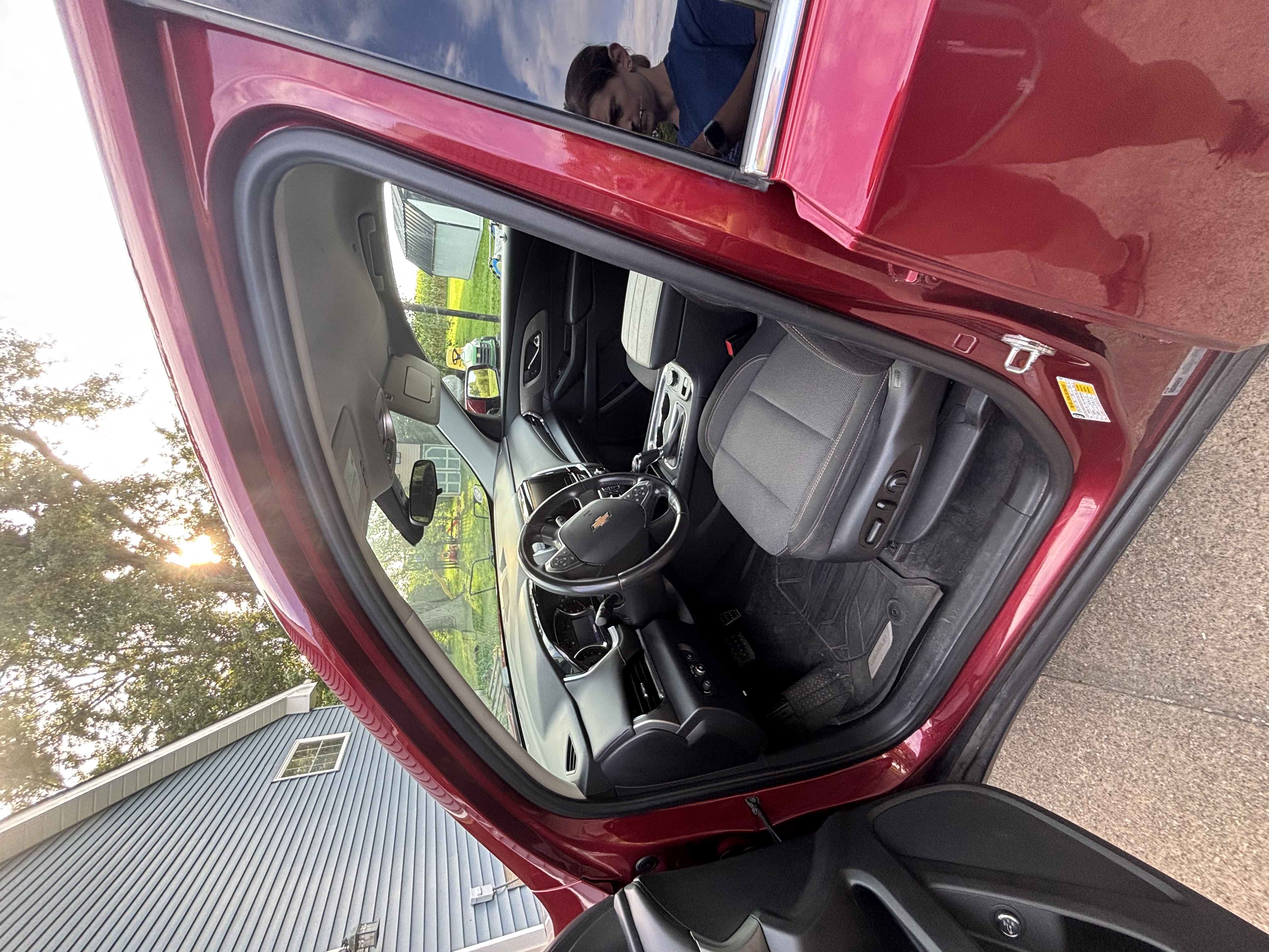 Used 2020 Chevrolet Traverse LT FWD image 12