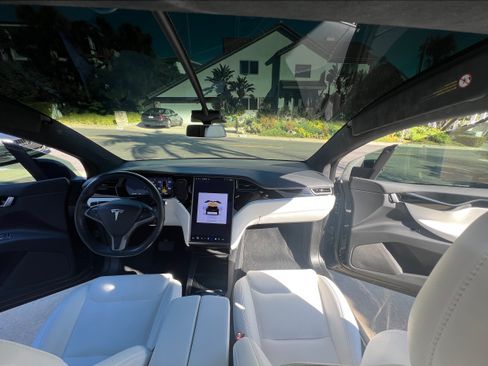 Used 2021 Tesla Model X Long Range image 17
