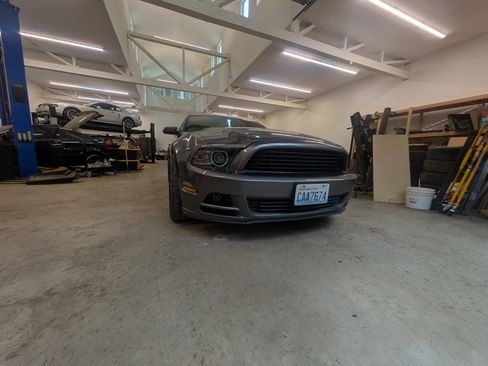 Used 2013 Ford Mustang GT w/ GT Track Pkg image 22