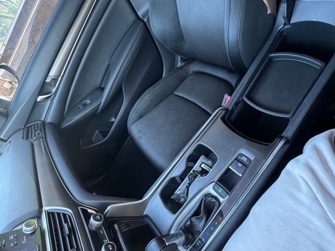Used 2019 Honda Accord LX image 12