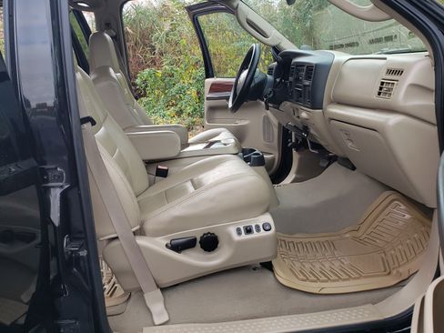 Used 2005 Ford Excursion Limited image 12