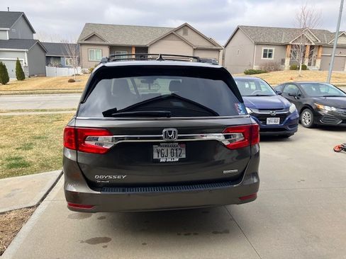 Used 2018 Honda Odyssey Touring image 2