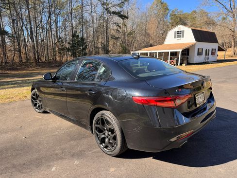 Used 2021 Alfa Romeo Giulia Sprint w/ Nero Edizione image 10