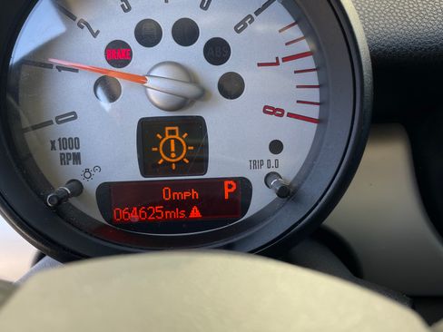 Used 2011 MINI Cooper Hardtop FWD image 9