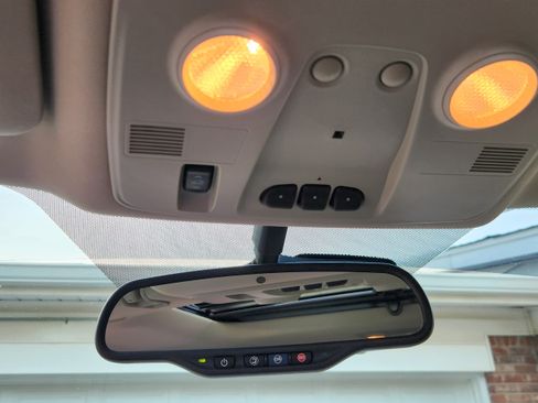 Used 2016 GMC Acadia Denali image 17