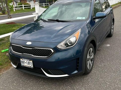 Used 2018 Kia Niro LX FWD image 10