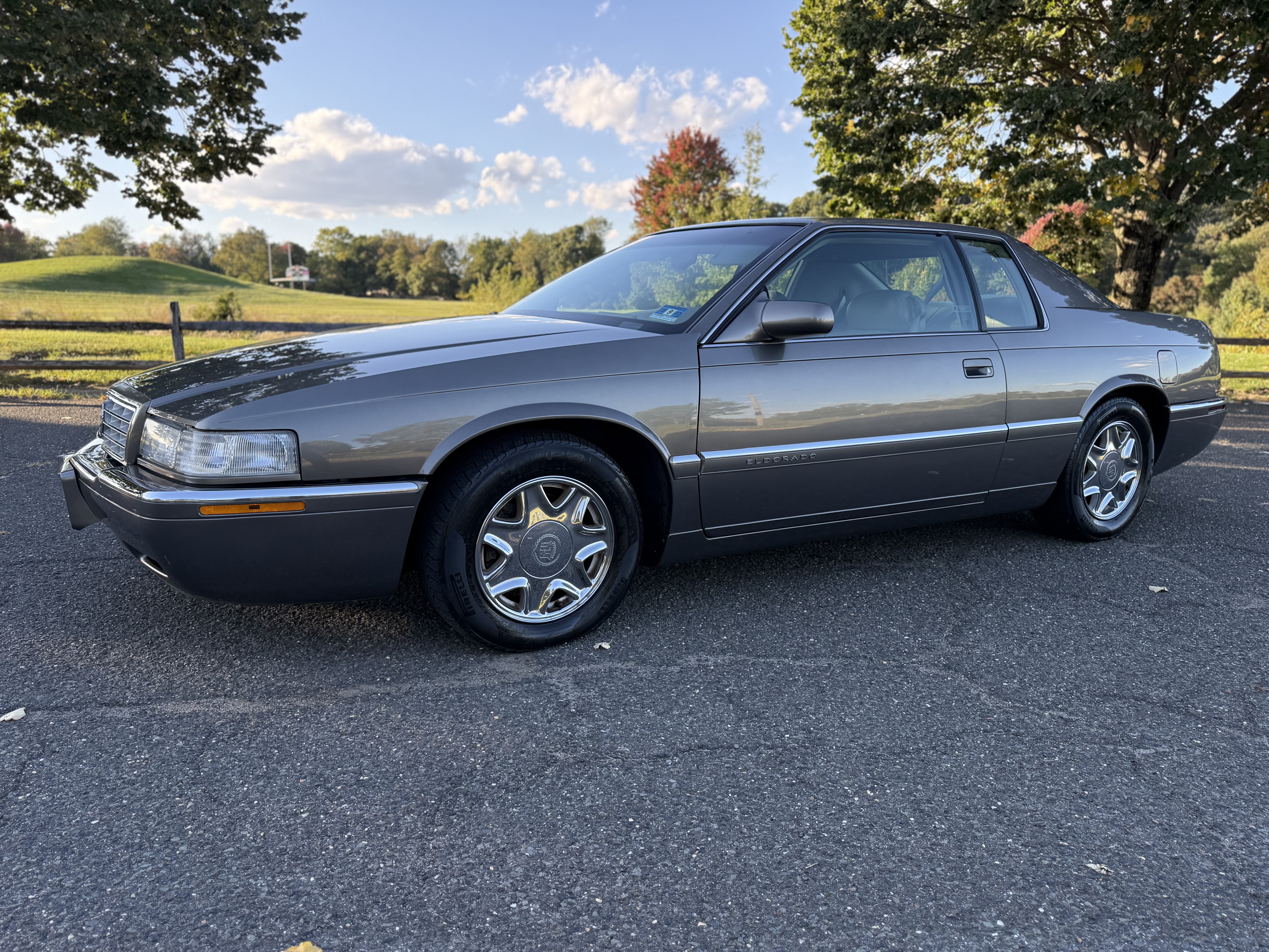 Used 1998 Cadillac Eldorado FWD image 1