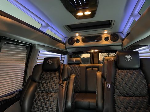 Used 2024 Chevrolet Express 2500 w/ Driver Convenience Package image 17