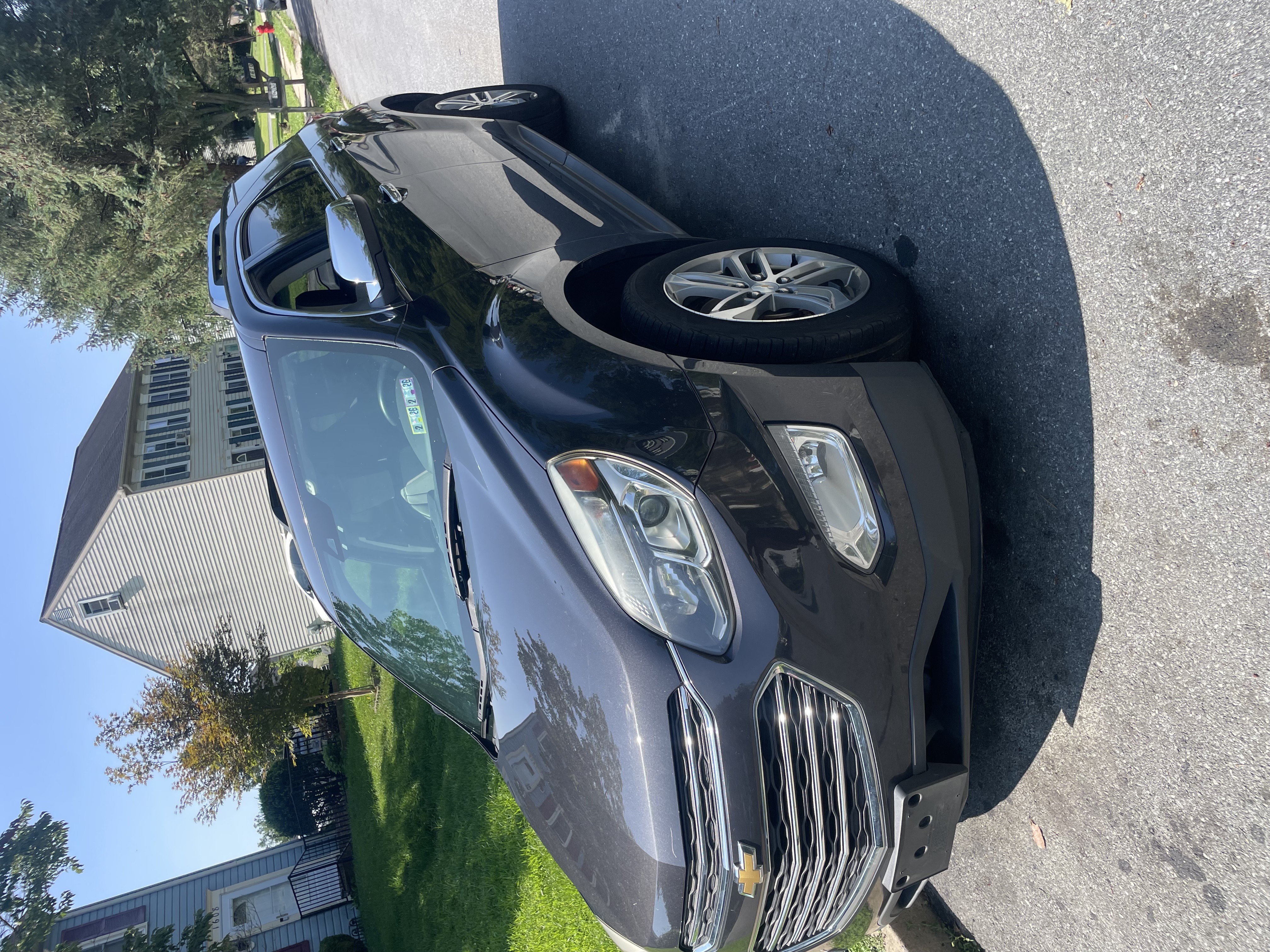 Used 2016 Chevrolet Equinox LTZ w/ Enhanced Convenience Package FWD image 4