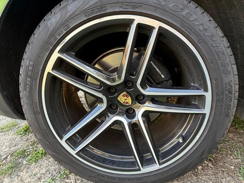 Used 2020 Porsche Macan image 16