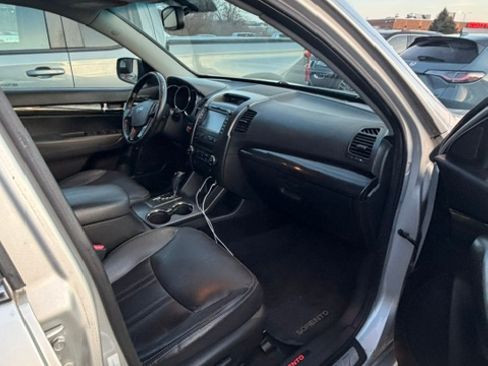 Used 2013 Kia Sorento SX w/ SX Premium Pkg AWD/4WD image 15