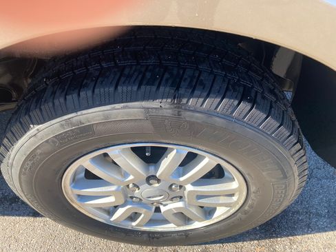 Used 2012 Ford Expedition XLT image 16