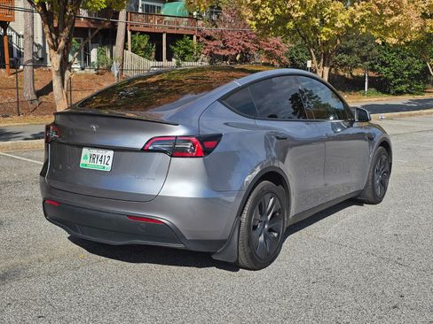 Used 2024 Tesla Model Y Long Range image 25