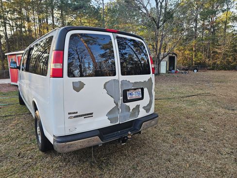 Used 2011 Chevrolet Express 3500 LT w/ LT Preferred Equipment Group image 18