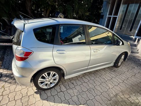 Used 2011 Honda Fit Sport image 5