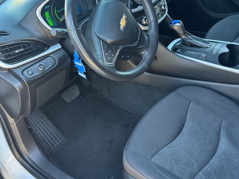 Used 2017 Chevrolet Volt LT FWD image 8