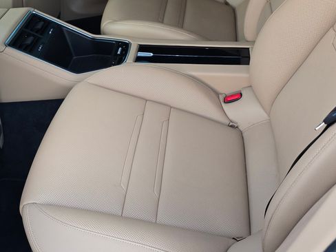 Used 2017 Porsche Panamera 4 image 8