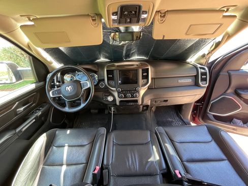 Used 2019 RAM 1500 Laramie AWD/4WD image 17