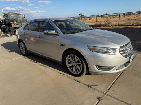 Used 2013 Ford Taurus Limited image 6