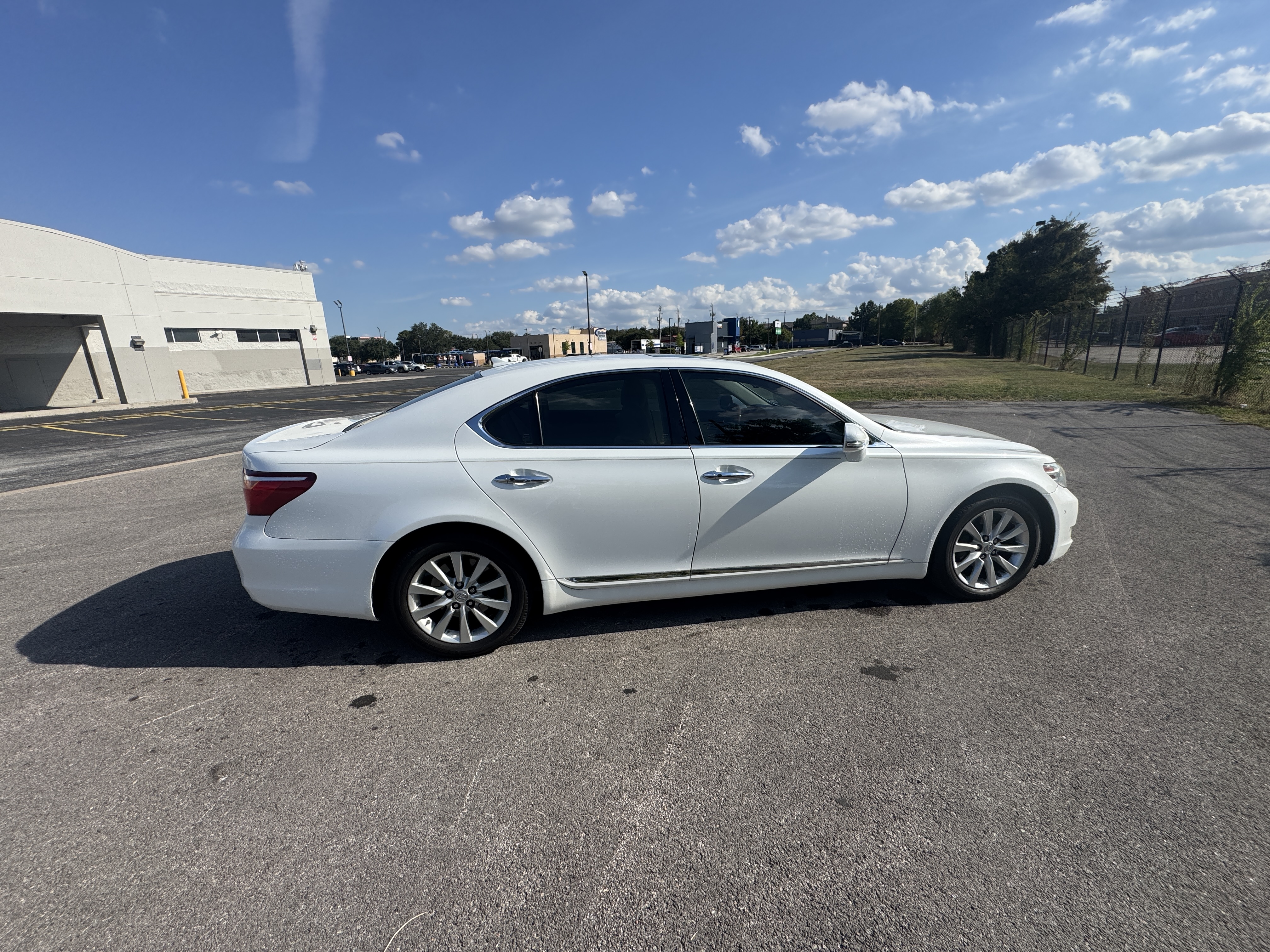 Used 2012 Lexus LS 460 AWD w/ Comfort Pkg image 6