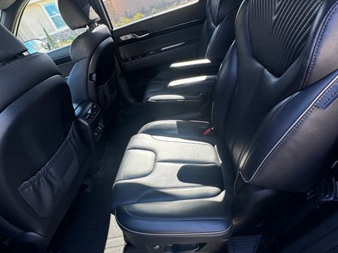Used 2023 Hyundai Palisade Calligraphy w/ Winter Package image 8