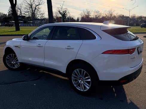Used 2019 Jaguar F-PACE Prestige image 4