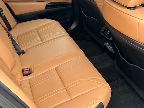 Used 2024 Lexus ES 300h Ultra Luxury FWD image 18