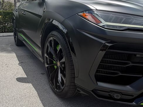 Used 2022 Lamborghini Urus AWD/4WD image 8
