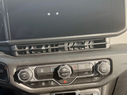 Used 2024 Jeep Wrangler Sport image 14